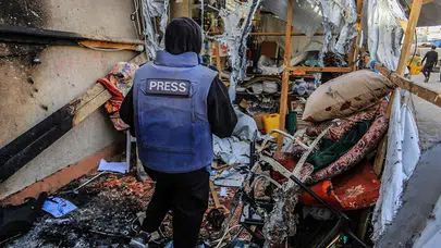 İsrail Gazze’de bir kez daha gazetecileri hedef aldı: 3 basın mensubu hayatını kaybetti