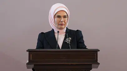 Emine Erdoğan’dan karne alan öğrencilere tebrik mesajı