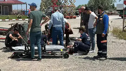 Bayrak asarken vinç devrildi: 2 işçi metrelerce yüksekten düştü