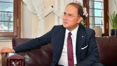 Murat Çalık kimdir?