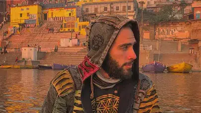 Kuralsız Sokaklar’ın sunucusu Mert Öztürk kimdir?