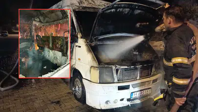Burdur'da minibüs alev alev yandı!