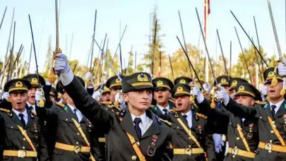 TSK'dan ihraç edilen 5 teğmen hakkında mahkemeden ilk karar
