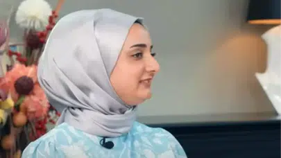 Yemekteyiz Öznur kimdir? Zuhal Topal’la yarışmaya damga vurdu!