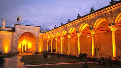 Bayezid Külliyesi’nde gece müzeciliği başlıyor: Ziyaret saatleri belli oldu!