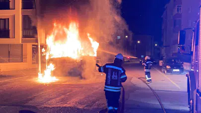 Erzurum'da halk otobüsü alev aldı!