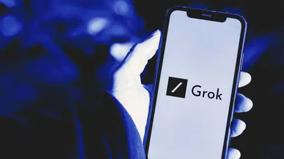 Grok’un ayarlarıyla kim oynadı?