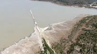 Çeşme’de zorunlu su kesintisi başlıyor: Bir baraj tamamen kurudu, diğeri sınırda!