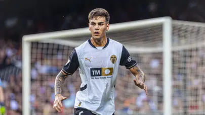 Benfica, Aston Villa'dan Barrenechea'yı satın alma opsiyonuyla kiraladı