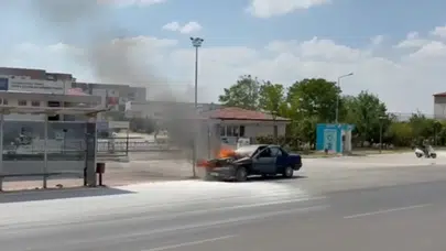 Afyonkarahisar'da seyir halindeki otomobil alev topuna döndü!