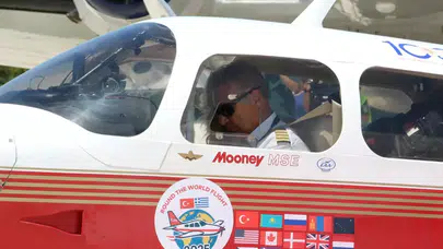 Dünya turuna çıkan pilotun uçağı düştü! Yardım çağrısı: 'Ölüyoruz'