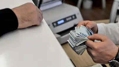 Kredi çeken emeklilere kötü haber: Maaşlara bloke kararı resmileşti!