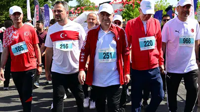 Osman Aşkın Bak, 5. Vatan Koşusu törenine katıldı