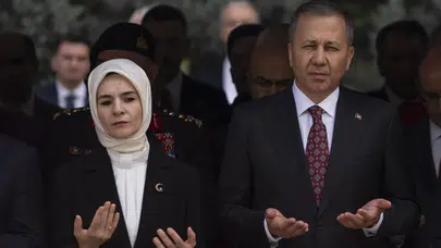 Bakan Yerlikaya ve Göktaş, 15 Temmuz Şehitliği'ndeki anma töreninde!