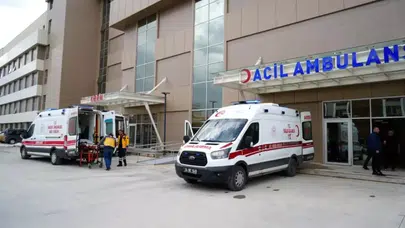 Erzincan-Sivas yolunda otomobil dereye uçtu: 4 yaralı