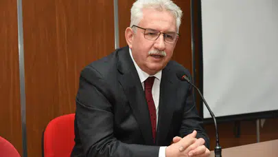 Celal Mümtaz Akıncı kimdir? İşte Yeni Yol Partisi lideri hakkında merak edilenler