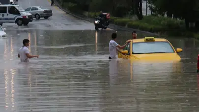 Ardahan'da sağanak yağış sele neden oldu