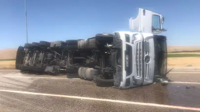 Malatya'da tanker devrildi: Sürücü yaralandı