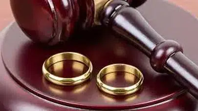 Yargıtay’dan emsal karar: Eşine 'boşol' demek boşanma sebebi sayıldı!