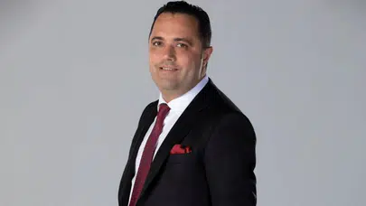 Rezan Epözdemir kimdir?