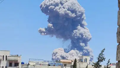 Suriye'nin İdlib kentinde 15 patlama gerçekleşti