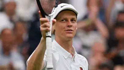 Tek erkeklerde dünya 1 numarası Sinner, Wimbledon'da çeyrek finale çıktı