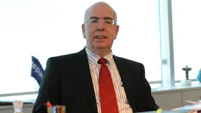 Süreyya Serdengeçti kimdir?