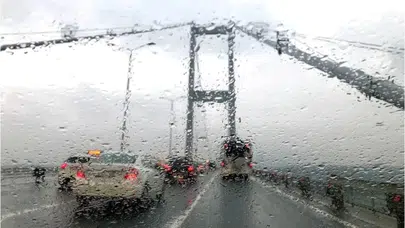 Meteoroloji haritayı güncelledi: İstanbul dâhil birçok il günlerce sağanak yağışa teslim olacak