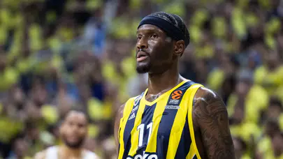 Phoenix Suns, Fenerbahçe Beko'dan ayrılan Nigel Hayes-Davis'i kadrosuna kattı