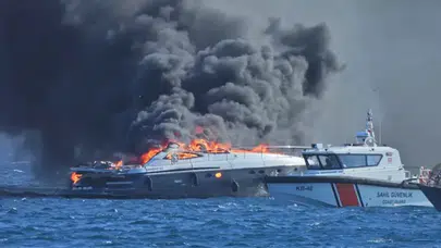 Balıkesir'in Erdek ilçesinde tekne yangını