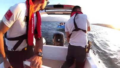Sapanca Gölü'nde mahsur kalan 17 kişi jandarma ekiplerince kurtarıldı