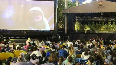 Açık havada sinema keyfi başladı: Pluxee Sinema Günleri ücretsiz olarak sinemaseverlerle buluşuyor