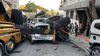 Başakşehir'de vinç dehşeti: Kontrolden çıktı, 23 aracı biçti!