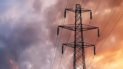 İzmir'de elektrik kesintisi! Hangi ilçelerde kesinti var, ne zaman elektrik gelecek?