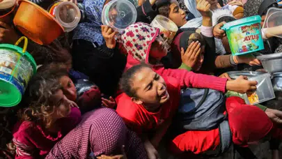 Gazze'de 2 yaşındaki bebek açlıktan öldü!