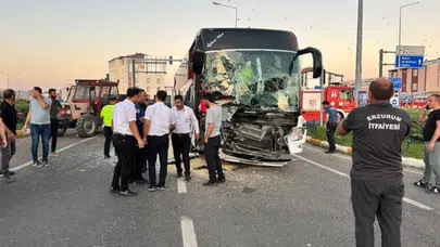 Erzurum'da yolcu otobüsü ile traktör çarpıştı