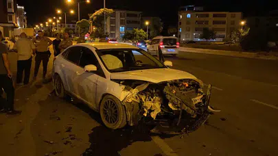 Elazığ'da 3 aracın karıştığı zincirleme kaza: 4 kişi yaralandı