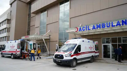 Erzincan'da feci kaza! Otomobil şarampole devrildi: 1 ölü, 3 yaralı