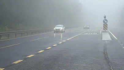 Bolu Dağı’nda yoğun sis ve sağanak ulaşımı tehlikeye attı
