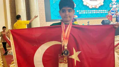 12 yaşındaki Ezel Ali, matematik yarışmasında dünya üçüncüsü oldu!