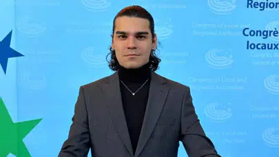 Enes Hocaoğulları kimdir?