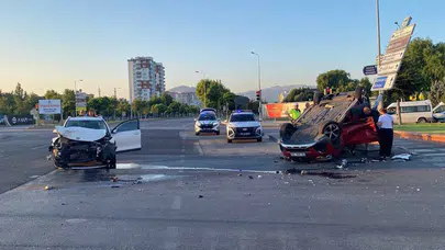 Kayseri'de korkunç kaza! İki otomobil çarpışarak hurdaya döndü: 2 kişi yaralandı!