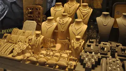 12 Ağustos canlı altın fiyatları: Gram, çeyrek, yarım altın ne kadar oldu?