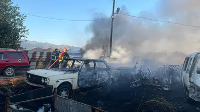 Yangında, 5 otomobil ile 30 motosiklet küle döndü