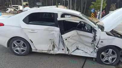 Hatay'da ambulans ile otomobil çarpıştı: Çok sayıda yaralı var!