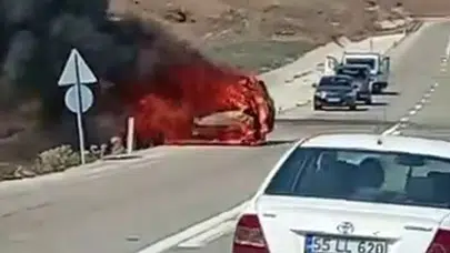 Erzurum'da panik: Alev topuna dönen araç kül oldu!