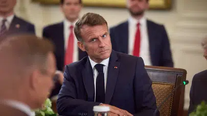 Macron’dan Putin’e sert mesaj