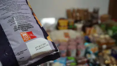 Osmancık’ta zincir marketlerde skandal: Yüzlerce tarihi geçmiş ürün yakalandı