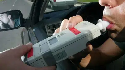Mersinli avukatın garip trafik macerası: Gargara yaptı, alkollü çıktı!