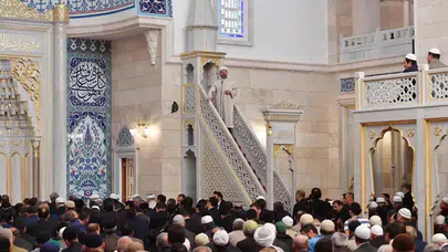 Cuma hutbesinde kul hakkı vurgusu: 'Kul Hakkı Ateşten Gömlektir'